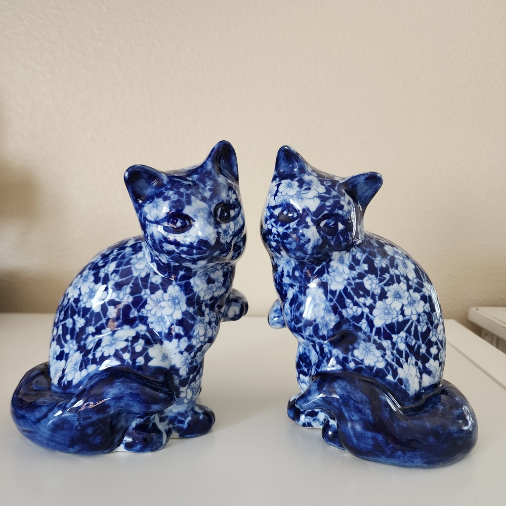 Pair Of Staffordshire Calico Cats- Blue And White Figurines